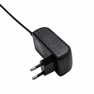 Zasilacz 5V/2A 10W AK-TB-22 5.5X2.1MM Sieciowy uniwersalny AKYGA