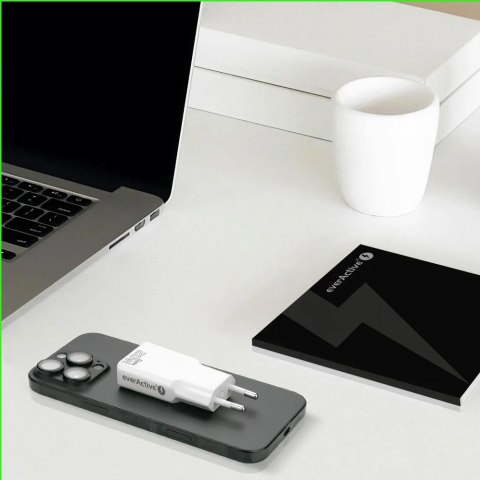 Ładowarka sieciowa SUPER SLIM QC 3.0 20W 1XUSB 1XUSB-C biała SC-340Q EverActive