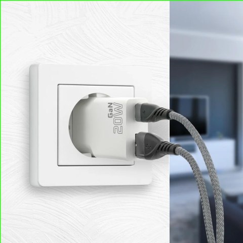 Ładowarka sieciowa SUPER SLIM QC 3.0 20W 1XUSB 1XUSB-C biała SC-340Q EverActive