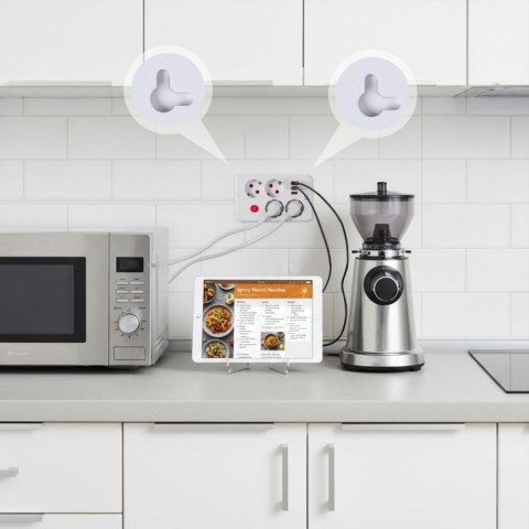 Listwa zasilająca MCE392 W 4 gniazda 3xUSB, 110-240V AC 50/60Hz, 2.1A max 2500W 1,5m biała Maclean