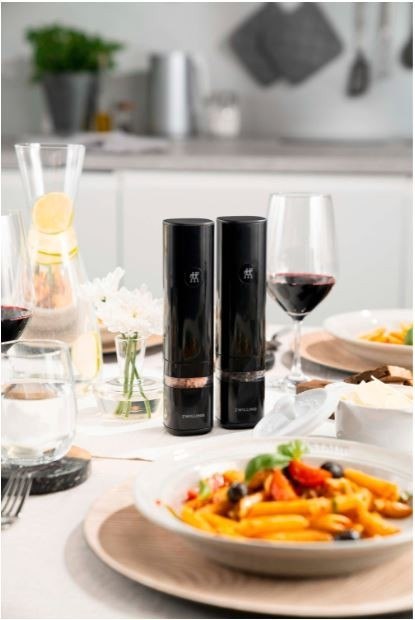 Młynek do przypraw Enfinigy, czarny Zwilling