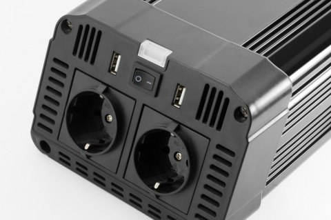 TE16 Przetwornica (falownik) o mocy ciągłej 1.200W (2x VAC 230V / 2x USB) Technaxx Deutschland GmbH & Co. KG