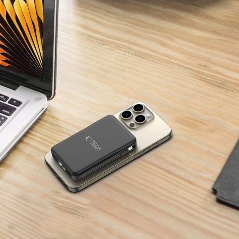 Powerbank magnetyczny PB31 10000mAh 15W MagSafe z kablami USB-C iPhone Lightning - czarny Tech-Protect