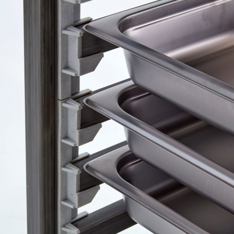 Wózek do transportu pojemników Camshelving 9x GN 1/1 CAMBRO