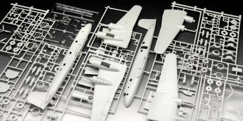Model plastikowy Samolot Focke-Wulf Fw 200 C-5/C-8 Revell