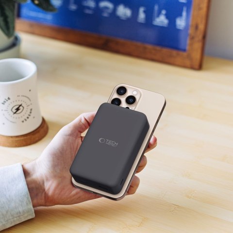 Powerbank 20000mAh z MagSafe kablem USB-C 30 cm - czarny Tech-Protect