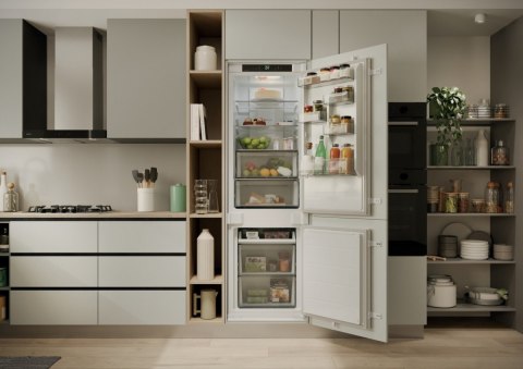 Chłodziarko-zamrażarka do zabudowy CNBQT3518E Candy