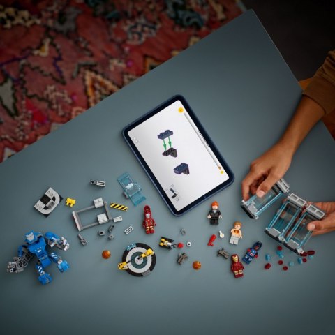 Klocki Super Heroes 76315 Laboratorium Iron Mana: Zbrojownia LEGO