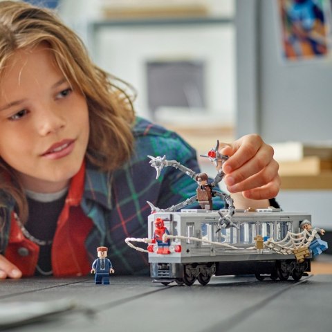Klocki Super Heroes 76321 Spider-Man kontra Doc Ock - scena w metrze LEGO