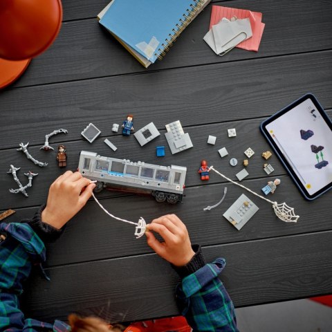 Klocki Super Heroes 76321 Spider-Man kontra Doc Ock - scena w metrze LEGO