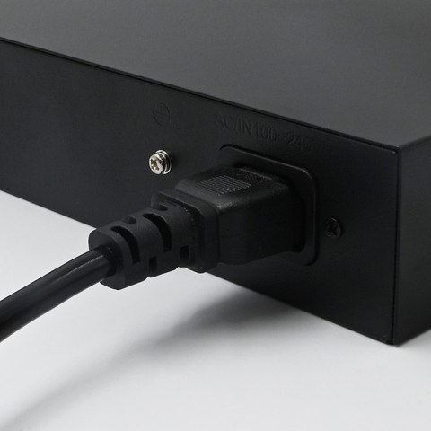 Przełącznik sieciowy SWITCH FAST Ethernet PoE | 4x RJ45 | 2x RJ45 Uplink | 65W | 10/100Mb/s Qoltec