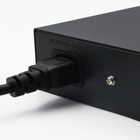 Przełącznik sieciowy SWITCH Gigabit Ethernet PoE | 16x RJ45 | 2x RJ45 Uplink | 2x SFP | 1000 Mb/s Qoltec