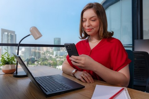 Smartfon ThinkPhone 25 8/256GB Carbon Black business edition Motorola