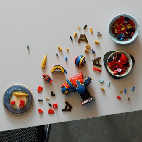 Klocki Super Heroes 76326 Popiersie Iron Spider-Mana LEGO