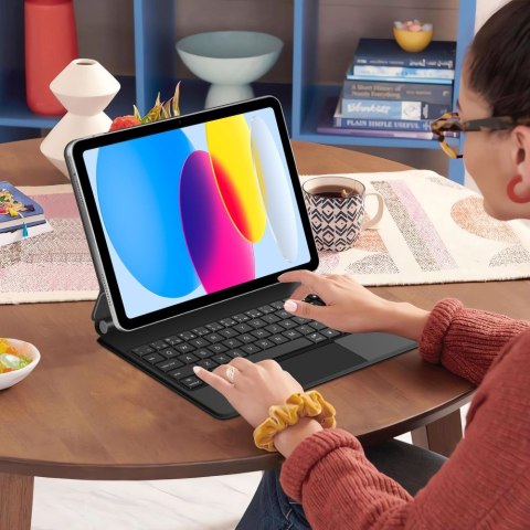 Etui z klawiaturą na iPad 10.9'' 2022 / iPad 11'' 2025 Smartcase Magnetic - czarne Tech-Protect