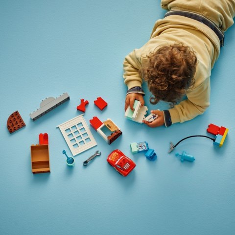 Klocki DUPLO Disney 10456 Wizyta McQueena w warsztacie Wójta LEGO