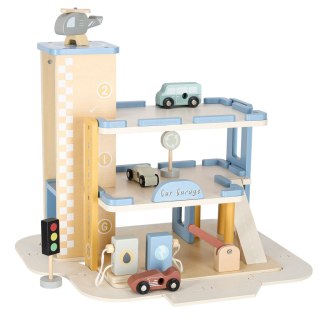 Garaż drewniany parking samochodowy piętrowy stacja benzynowa Kik Sp. z o. o. Sp. k.