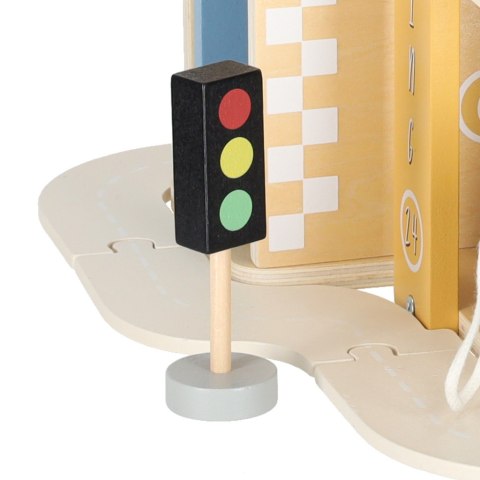 Garaż drewniany parking samochodowy piętrowy stacja benzynowa Kik Sp. z o. o. Sp. k.