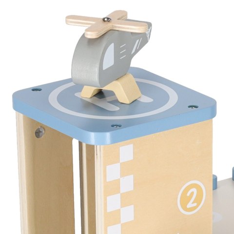 Garaż drewniany parking samochodowy piętrowy stacja benzynowa Kik Sp. z o. o. Sp. k.