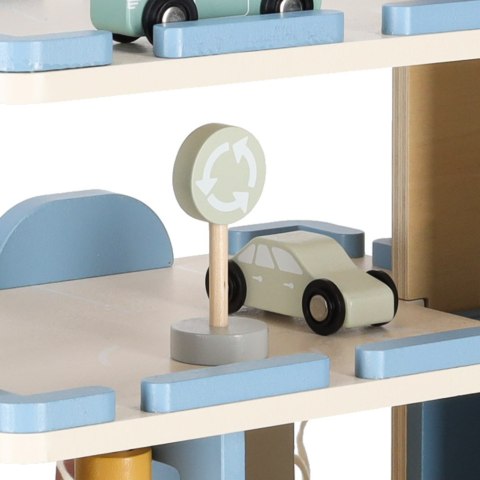 Garaż drewniany parking samochodowy piętrowy stacja benzynowa Kik Sp. z o. o. Sp. k.