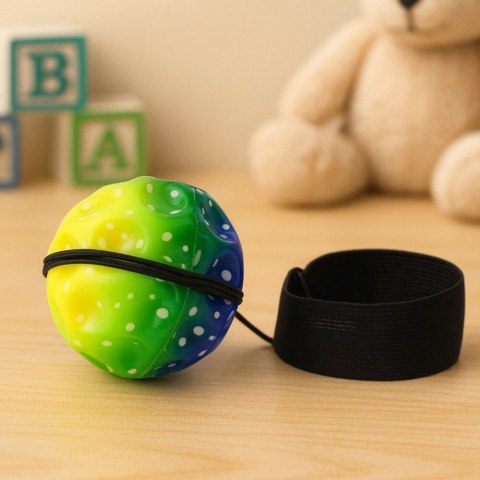 Piłka Do Odbijania Na Gumce Sensoryczna Z Wgłębieniami Kolorowa 6 cm LEAN TOYS