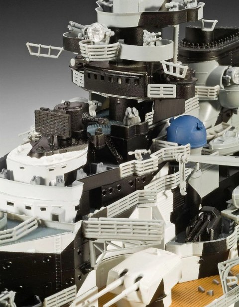 Model plastikowy statek Tirpitz 1:350 Revell