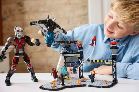 LEGO Marvel Super Heroes 76314 - Kapitan Ameryka: Wojna bohaterów - bitwa