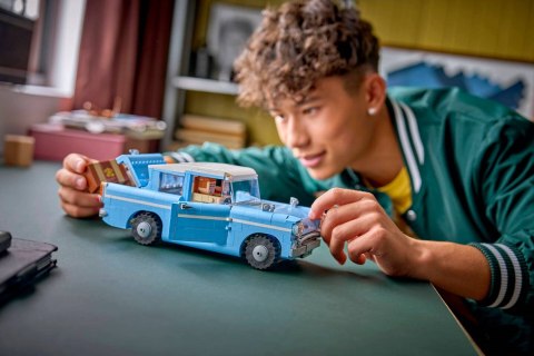 LEGO Harry Potter 76470 - Zaczarowany latający Ford Anglia