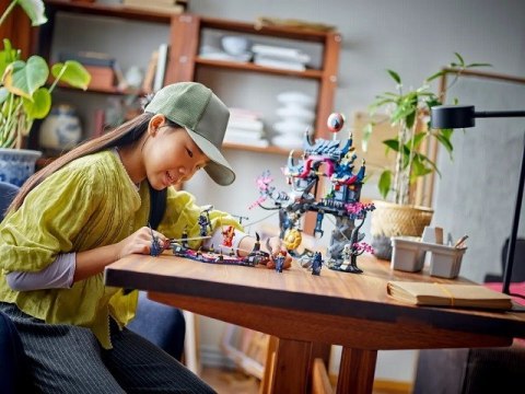 LEGO Ninjago 71813 - Dojo cienia Wilczej Maski