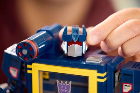 LEGO Icons 10358 - Transformers: Soundwave