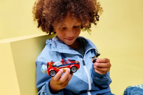 LEGO Marvel 76336 - Spider-Man w samochodzie kontra zvenomowany Wolverine