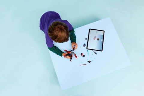 LEGO Marvel 76337 - Miles Morales kontra Spider-Man 2099