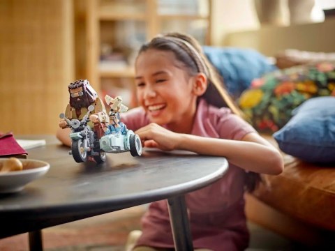 LEGO HARRY POTTER 76443 Przejażdżka motocyklowa Hagrida i Harry'ego (WYPRZEDAŻ)