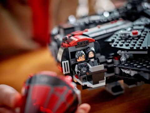LEGO Star Wars 75389 Mroczny Sokół Millennium