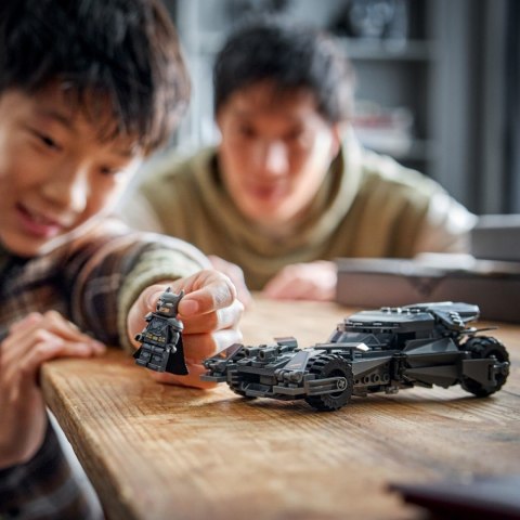 Klocki Super Heroes 76331 Batmobil z filmu Batman v Superman LEGO