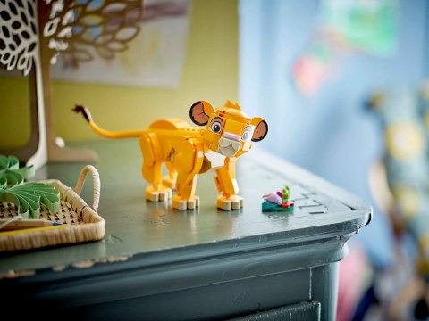 LEGO Disney 43243 - Król Lew: Lwiątko Simba