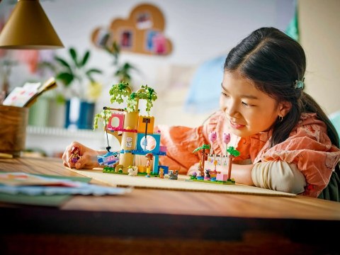 LEGO Friends 42666 Kocie przyjęcie urodzinowe i domek na drzewie
