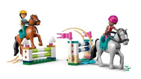 LEGO Friends 42688 Stajnia i akademia jeździecka