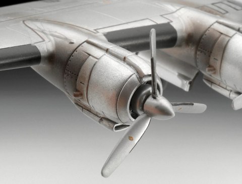 Model plastikowy Lockheed L.1049G Super Constellation Lufthansa