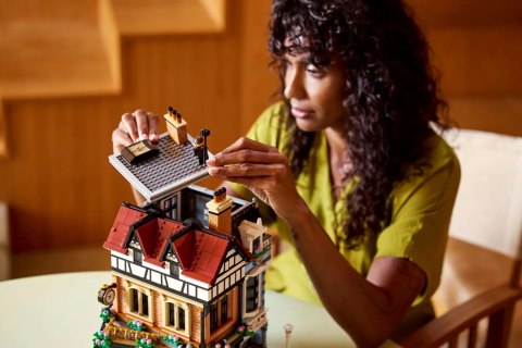 LEGO Icons 10350 - Dom w stylu angielskim