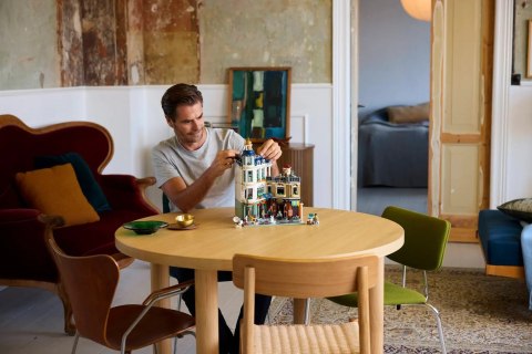 LEGO Icons 11371 - Ulica handlowa