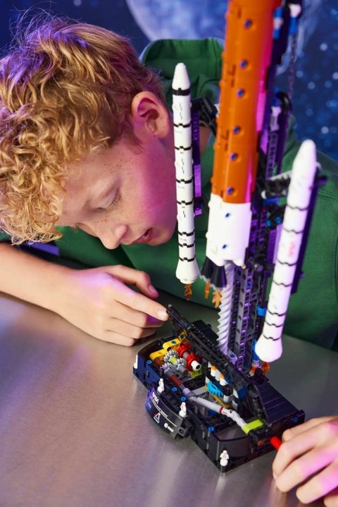 LEGO Technic 42221 - Rakieta SLS NASA Artemis