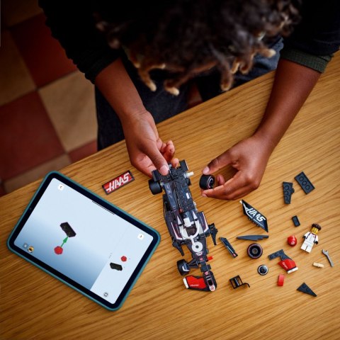 Klocki Speed Champions 77250 Bolid F1 MoneyGram Haas Team VF-24 LEGO