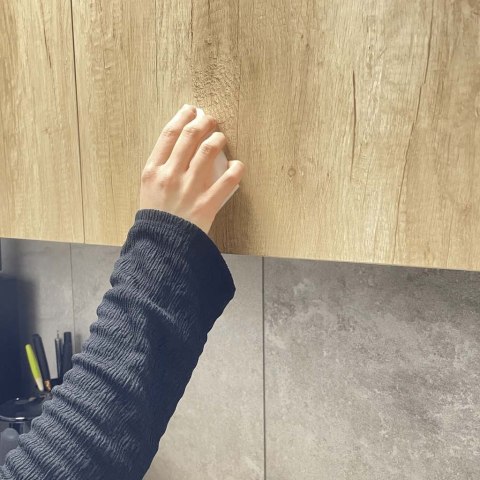 Magiczna gąbka z melaminy usuwa trudne plamy Kik Sp. z o. o. Sp. k.