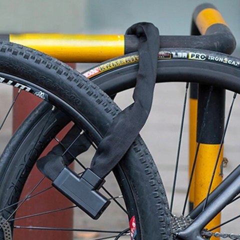 Zapięcie rowerowe gruby łańcuch w osłonie zamek na klucz 0.97 m - czarne ROCKBROS