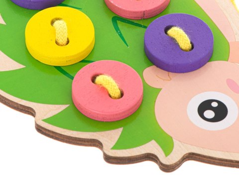 Zestaw edukacyjny do nauki szycia guzików jeż jeżyk Kik Sp. z o. o. Sp. k.