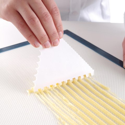 Skrobka cukiernicza trójkątna ząbkowana GRZEBIEŃ WĄSKI ROZSTAW - ZESTAW 6szt. - HENDI 554210 Hendi