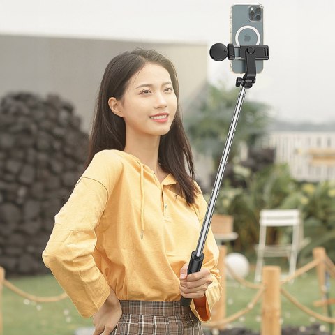 Selfie stick teleskopowy z pilotem + lamkpa LED stojak tripod na telefon 1m - czarny HURTEL