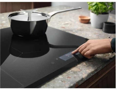 Płyta indukcyjna Bridge SLIM-FIT 60 cm LIV63431BK Electrolux