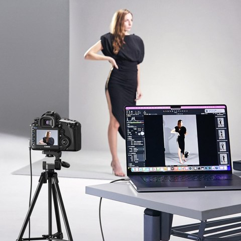 Kabel przewód kątowy USB-C z obsługą gogli VR Oculus Quest 2 60W 5m czarny UGREEN